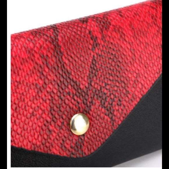🔥RED&🖤BLACK Snake🐍Pattern WAIST/SHOULDER PURSE - Picture 7 of 10